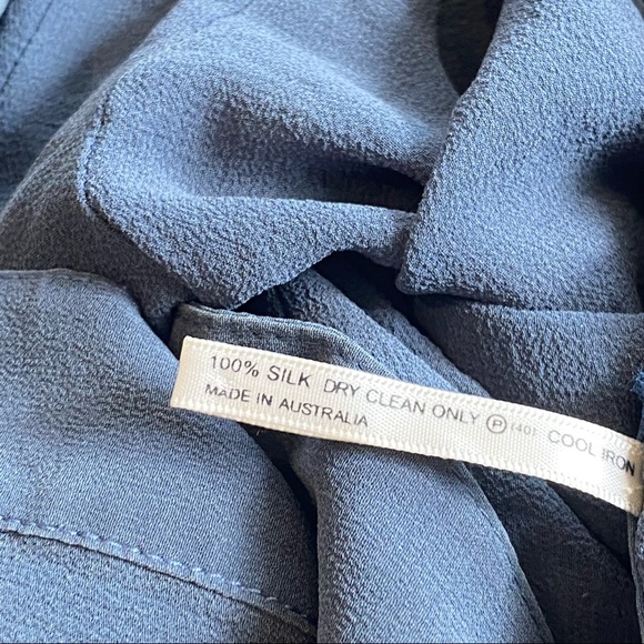 CUE Vintage 100% Silk Blue Collared Blouse with buttons Formal Classic Size 8 - Picture 9 of 13